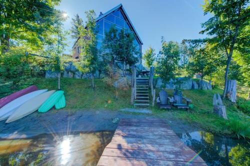 Sainte-Marguerite Ski Chalet | Chalet Ancestral - Old-World Charm by Lake