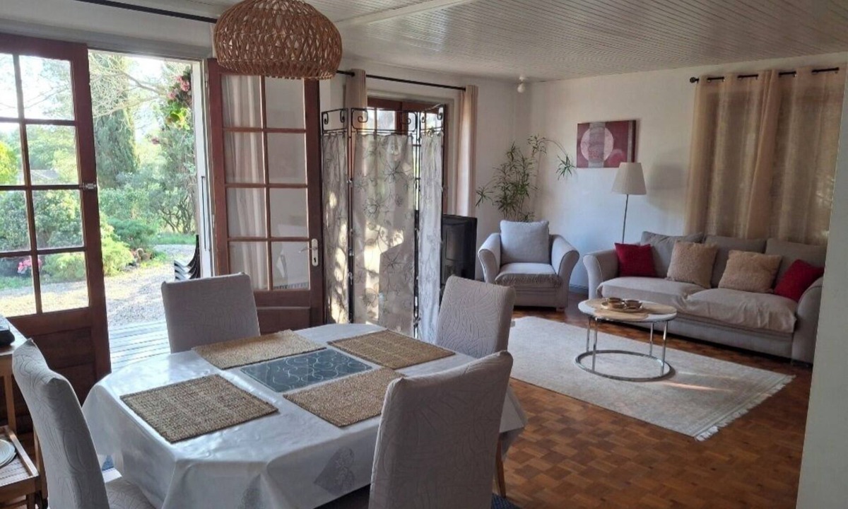 Fabrezan Ski Chalet | Chalet and pool 4 persons in the Corbieres, large garden