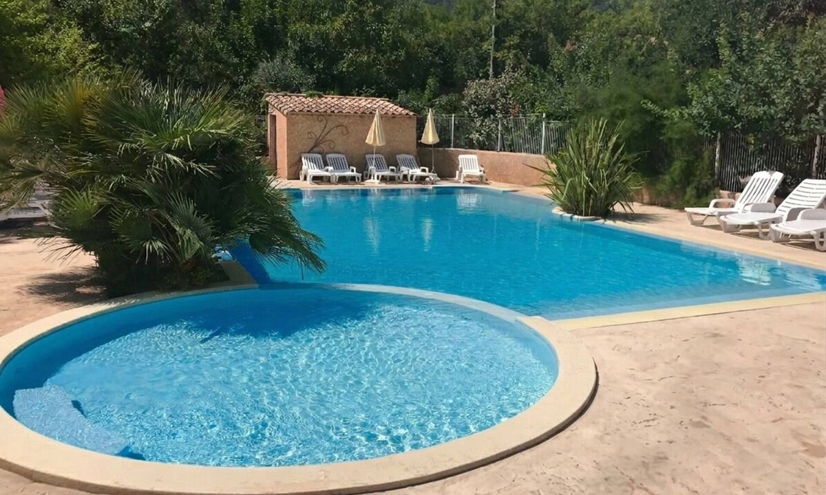 Gravieres Ski Chalet | Chalet Ardèche Sud air-conditioned swimming pool, near river, Gravières (Les VANS)