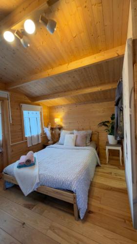 Chavagne Other | Chalet avec salle d'eau