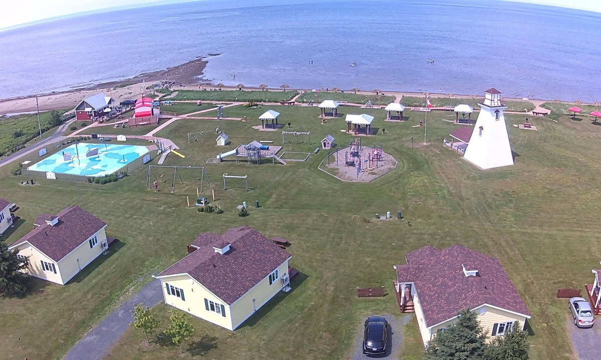 Caraquet Ski Chalet | Chalet Bas-Caraquet accès à la plage public et à la mer