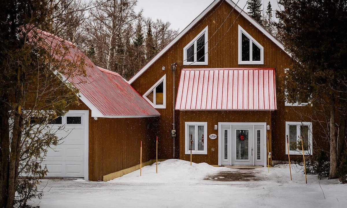 Chertsey Ski Chalet | Chalet Beaupin - Spacious Waterfront Retreat with Spa & Game Room