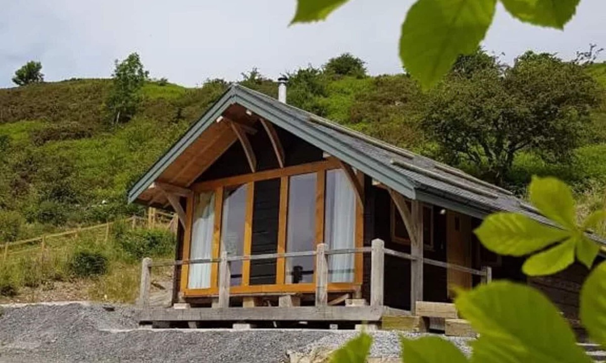 Ulverston House | Chalet Bela with garden views