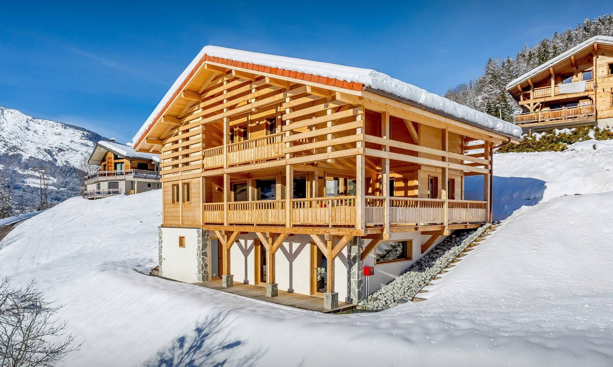 Manigod Ski Chalet | Chalet Belle Cour - Manigod ski base for 10, mountain views - OVO Network