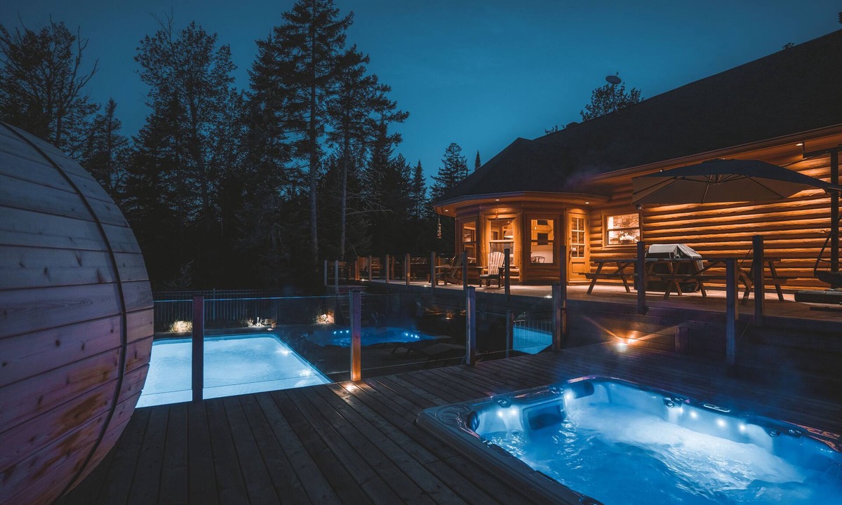 Fiddler Lake Resort House | Chalet Blue Jay Spa at Fiddler's Lake