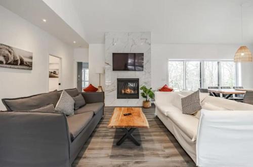 Argenteuil Regional County Municipality Ski Chalet | Chalet Boréale with Private Spa & Billiards, Skiing