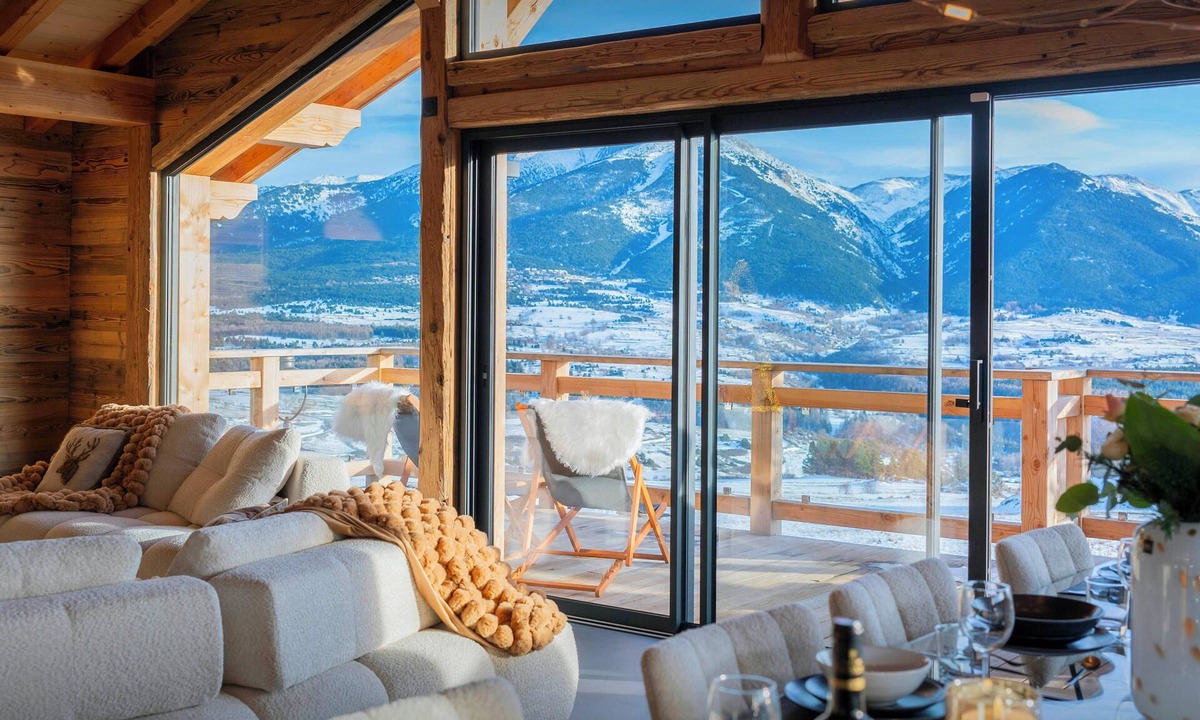 Font-Romeu-Odeillo-Via Ski Chalet | Chalet Càlid - breathtaking views with spa 10p - OVO Network