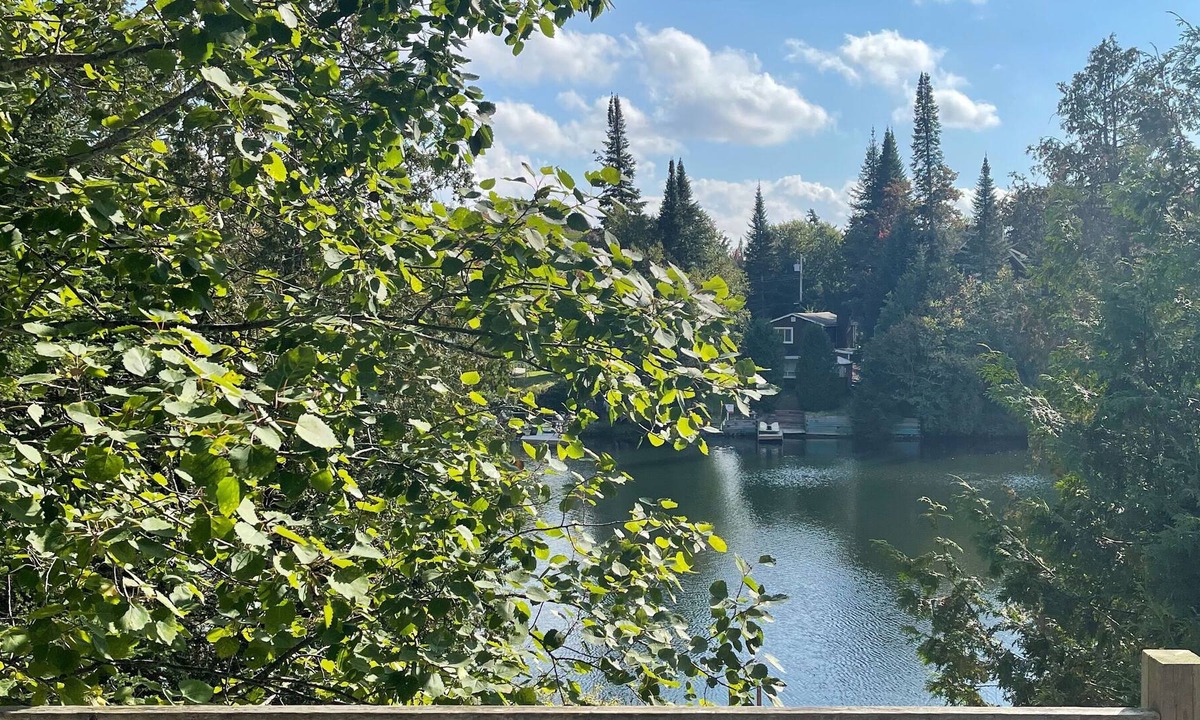 St-Adolphe-d'Howard Cabin | Chalet La Peninsule Au Bord Du Lac