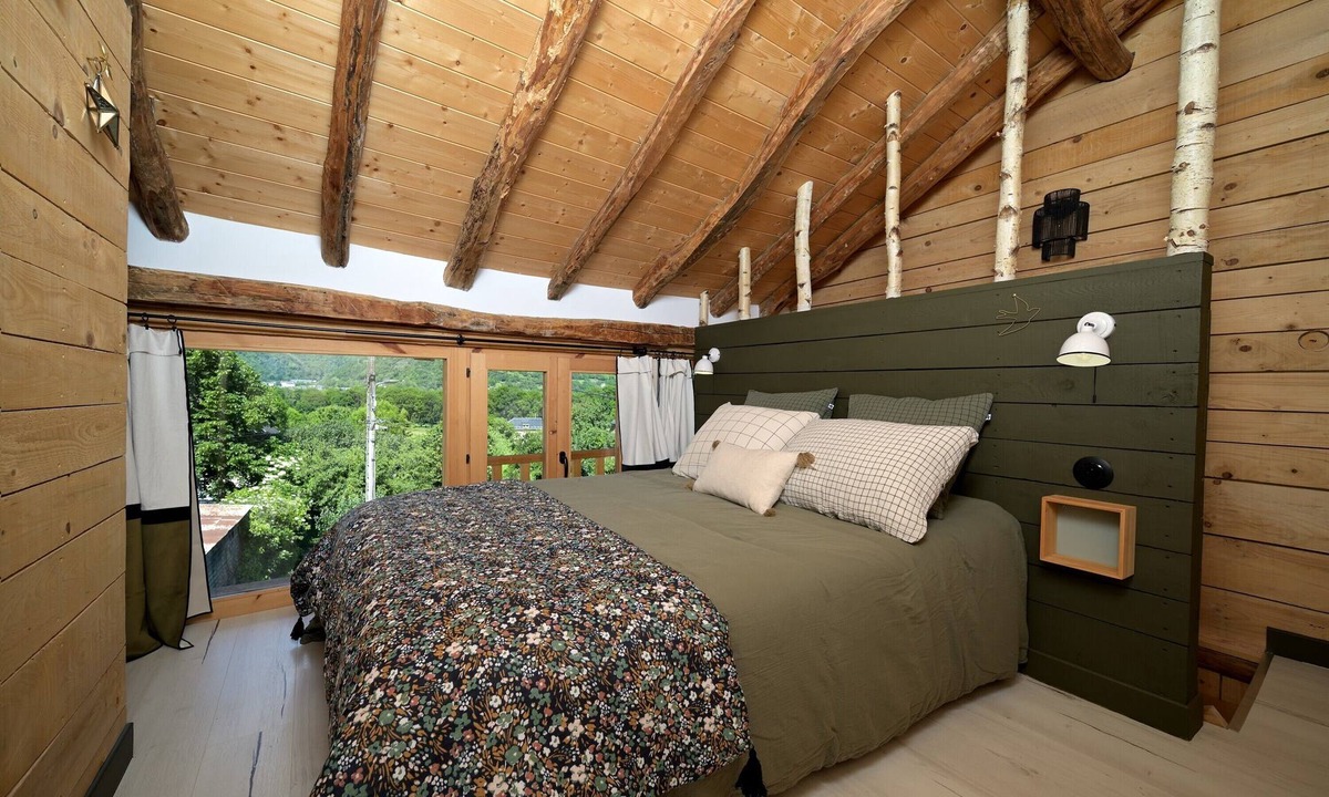 Montauban-de-Luchon Ski Chalet | Chalet "Cabanelise" with Mountain View & Private Terrace