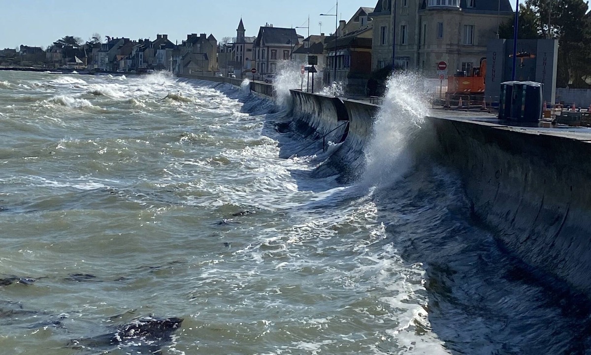 Grandcamp-Maisy Ski Chalet | Chalet+caravan+Maisonette