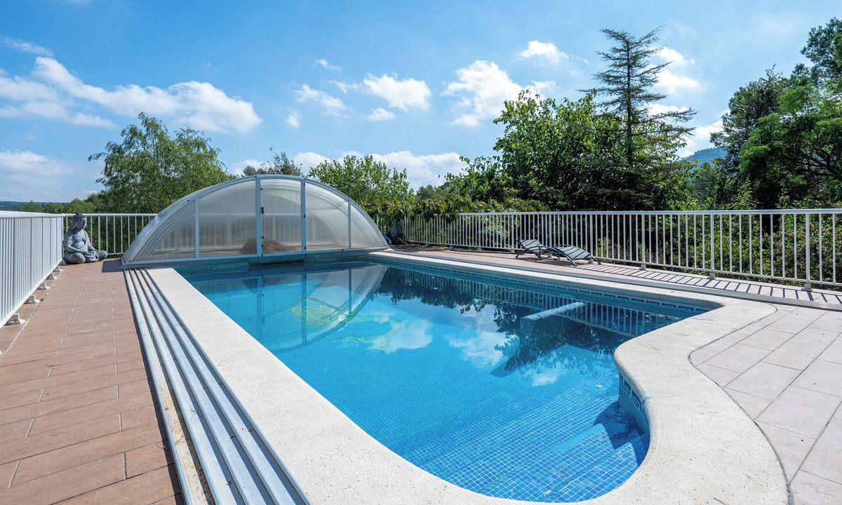 Querol Ski Chalet | Chalet "Casa de Pedra" with Mountain View, Shared Pool & Wi-Fi