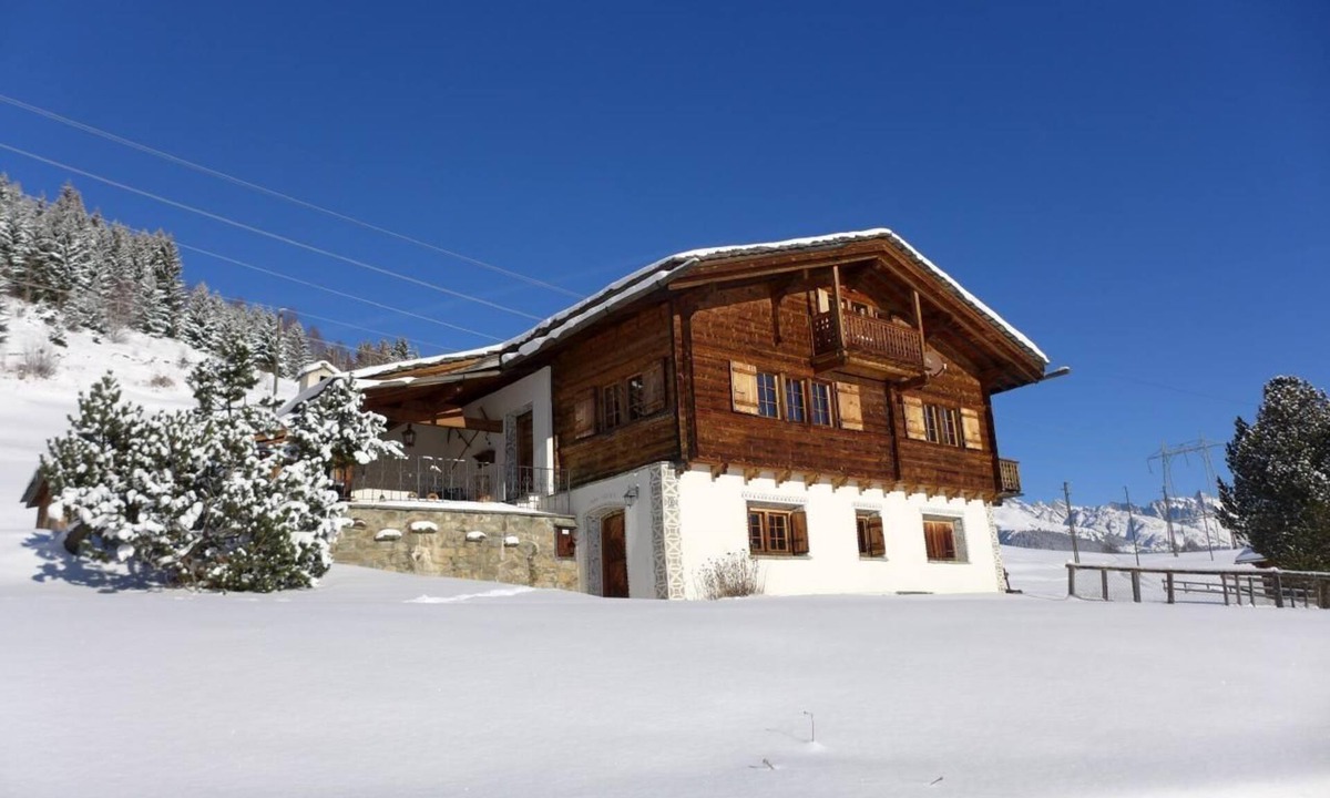Disentis Ski Chalet | Chalet 'Casa Muraun' with mountain view