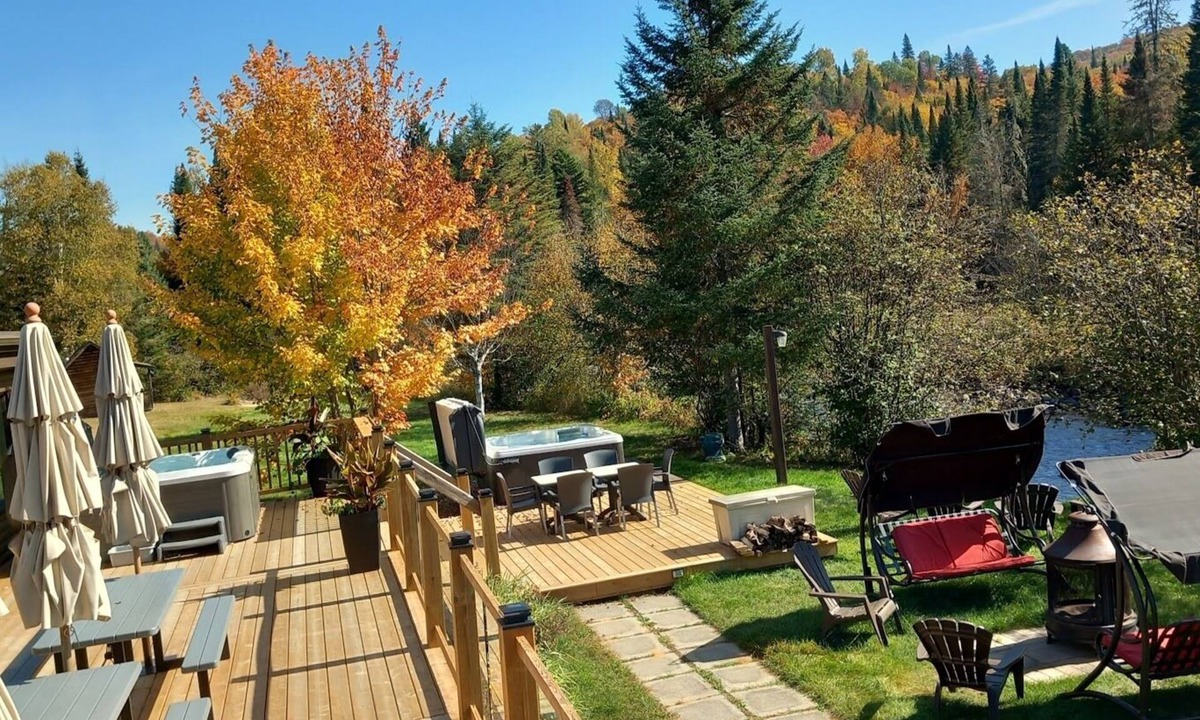 Lac-Superieur Ski Chalet | Chalet Castello & SPA north side Mont-Tremblant 13 rooms and bathroom