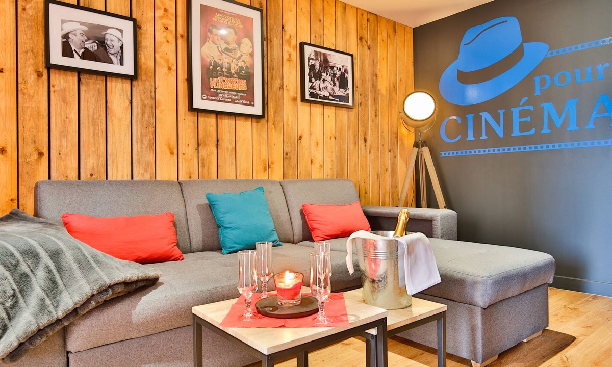 Clermont-Creans Ski Chalet | Chalet cinema les belles ouvrieres