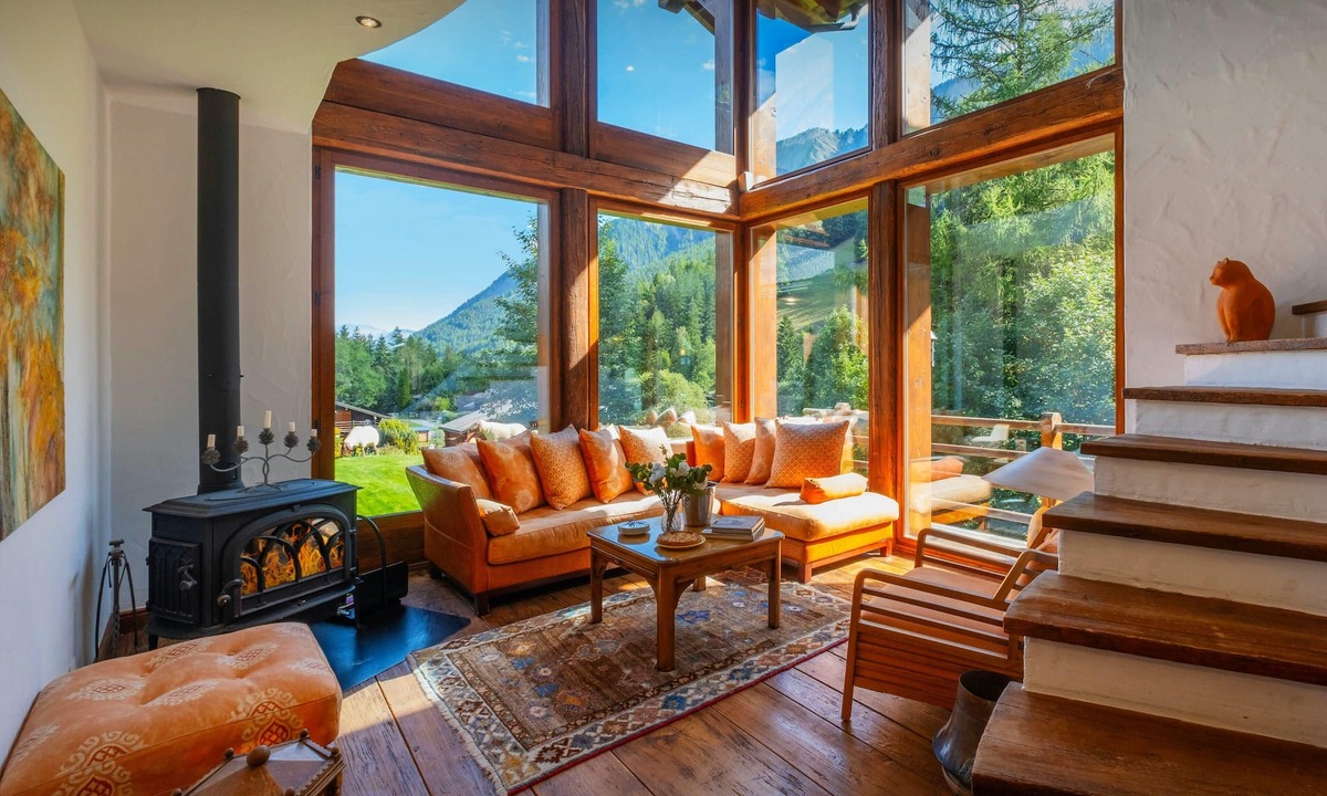 Saleinaz Ski Chalet | Chalet Cinq Moutons - Swiss mountain stay 14p, spa & nature - OVO Network