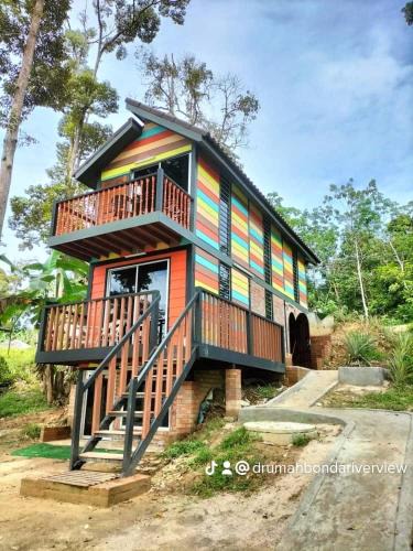 Kampung Kuala Kenas Hotel | CHALET COBEK D'RUMAH BONDA RIVER VIEW Kuala Kangsar