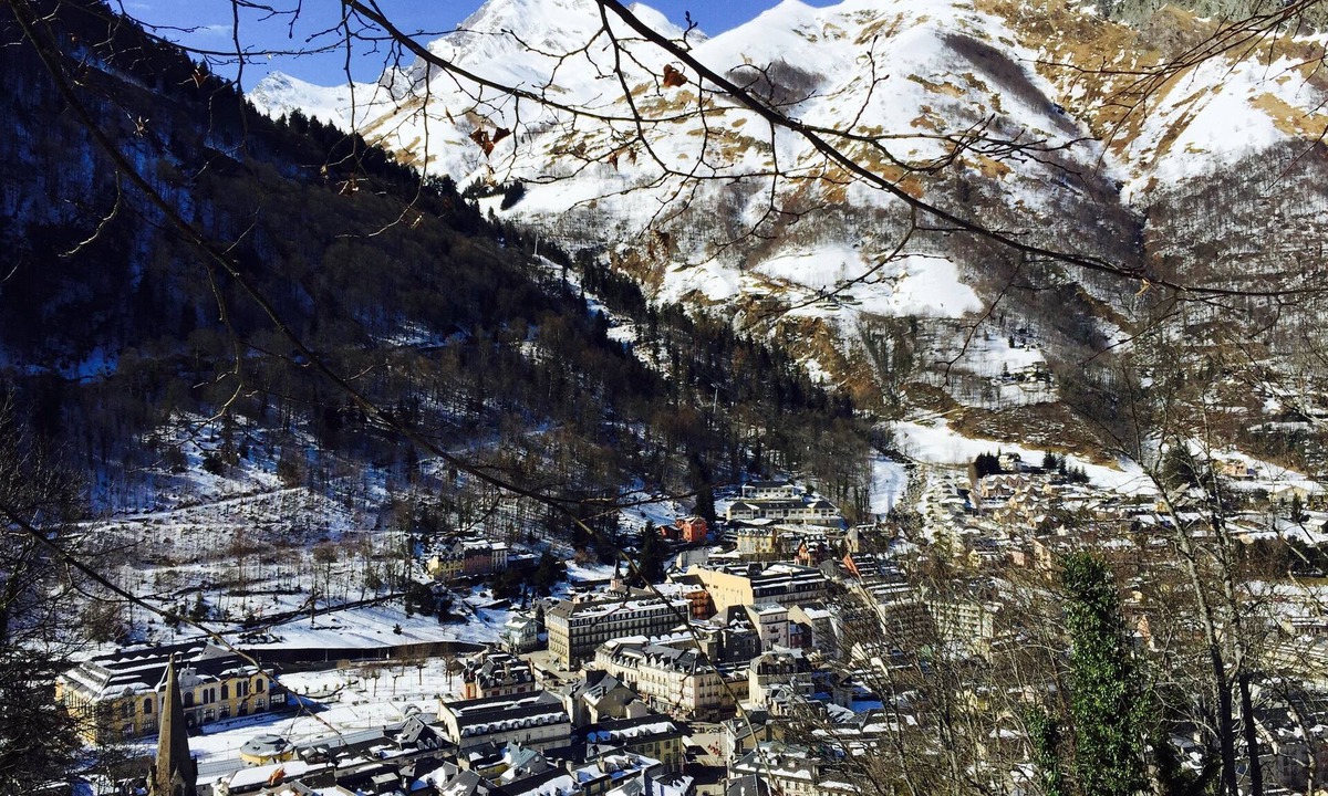 Cauterets Ski Chalet | Chalet cocooning 🔥 6 pers in Cauterets, quiet, fireplace, near cable car 🚡