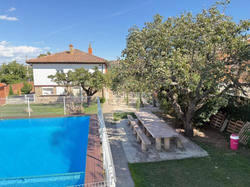 Lardero House | Chalet con jardín, piscina y barbacoa en Logroño