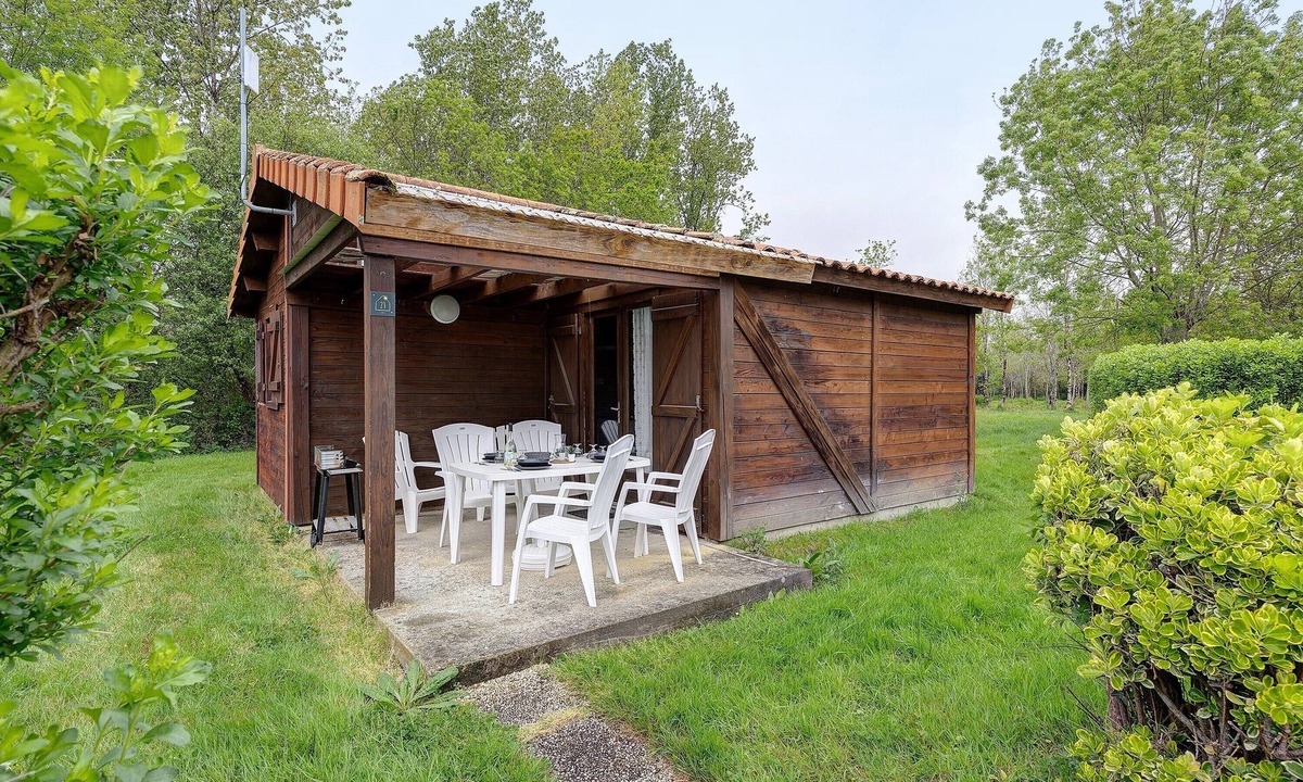 Saint-Gervais RV Rental | Chalet “Confort 21” with Terrace and Shared Pool
