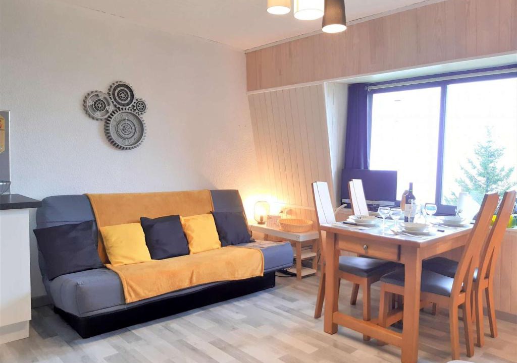 Saint-Lary-Soulan Apartment | Chalet cosy 4 pers à 800m des pistes - TV, kitchenette équipée, navette gratuite vacances. - FR-1-457-308