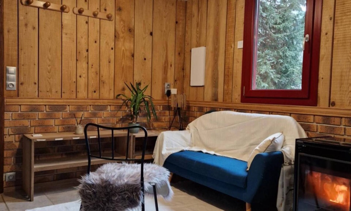 Saint-Sauveur Ski Chalet | Chalet De La Forêt – Sleeps 6
