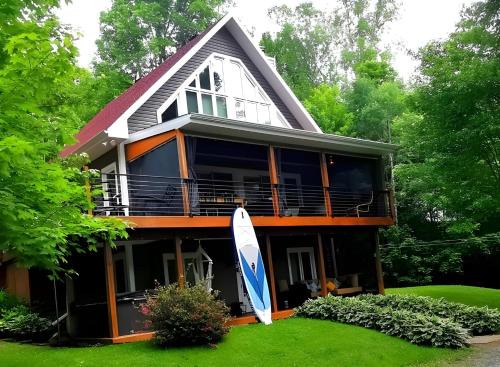 Lac-aux-Sables House | Chalet de luxe Équinoxe - bord de l'eau avec Spa