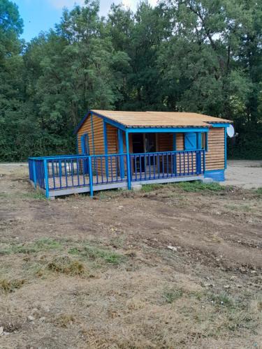 Villeneuve d'Aveyron Ski Chalet | chalet de marrel