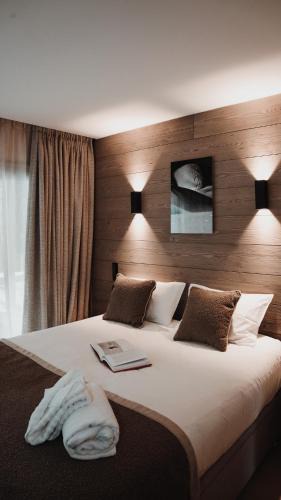Le Praz Apartment | Chalet des Cerisiers - Luxe et Parking à Courchevel le Praz