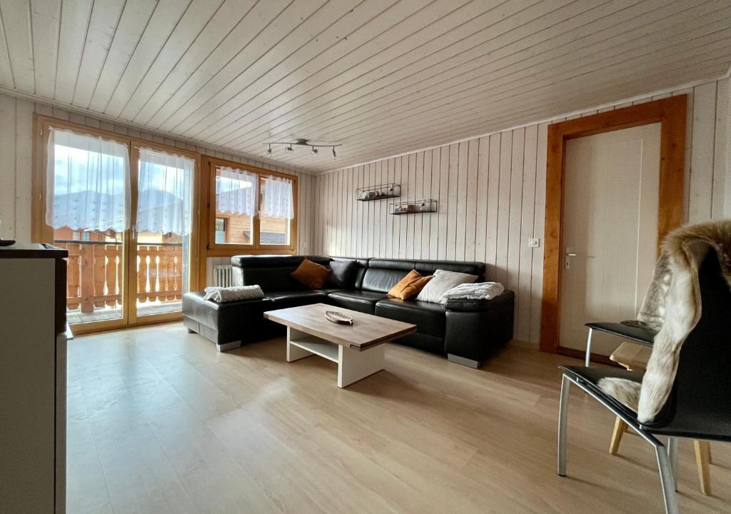 Bettmeralp Apartment | Chalet Diana - Spacious flat - Village core - South facing - Ski-in/Ski-out