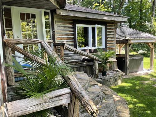 Brownsburg-Chatham Ski Chalet | Chalet du Moulin