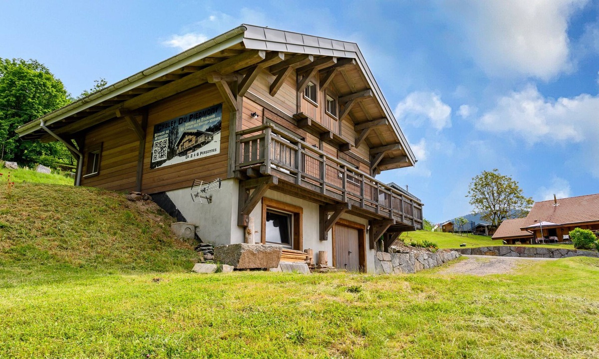 Cornimont Ski Chalet | Chalet 'Du Piedmont' with Mountain View, Private Terrace and Wi-Fi