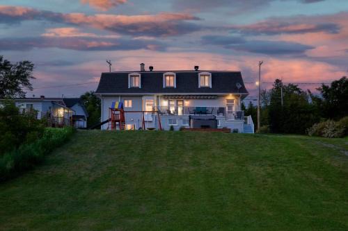 Pohenegamook Ski Chalet | Chalet du Rivage