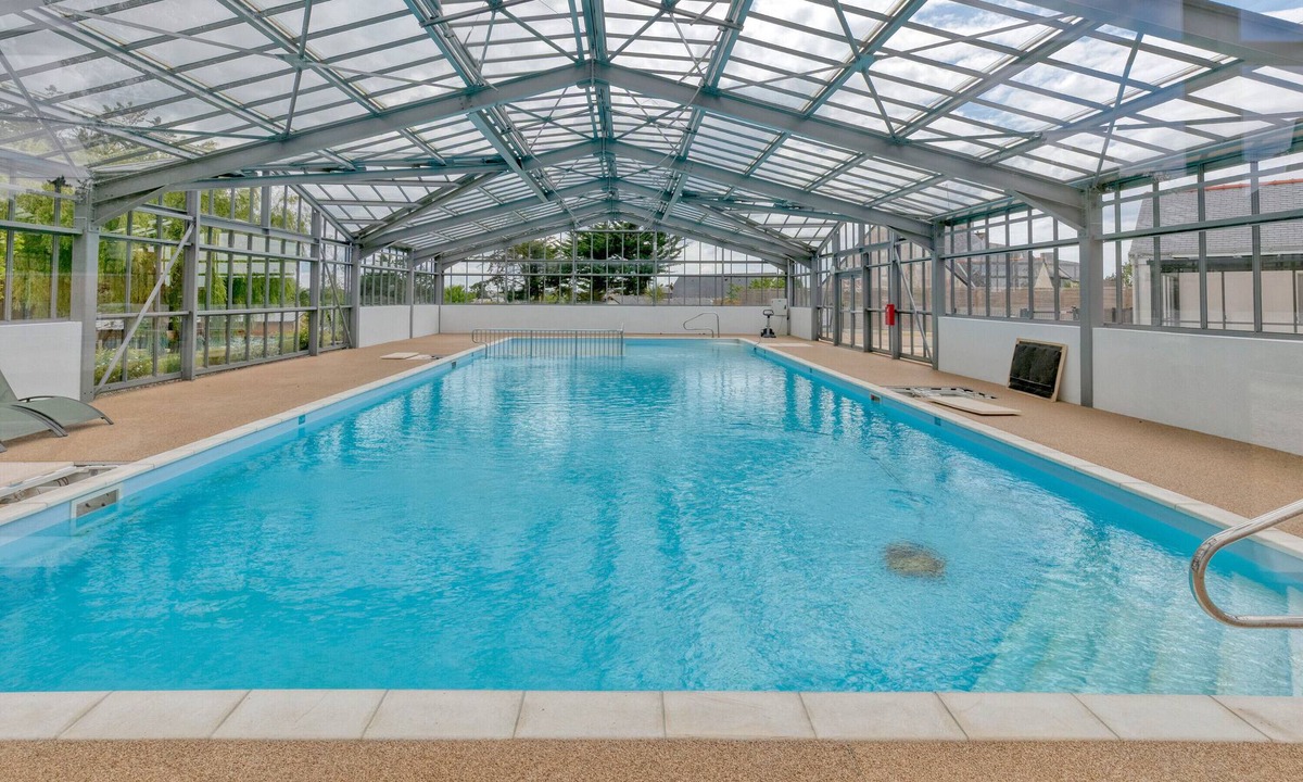 Guerande Ski Chalet | Chalet 'Éco Mary, Nature Et Piscine' with Shared Pool, Shared Terrace and Wi-Fi