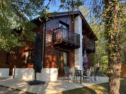 Lachapelle-Auzac Ski Chalet | Chalet en vallée Dordogne, jardin privé et piscine partagée - FR-1-828-4