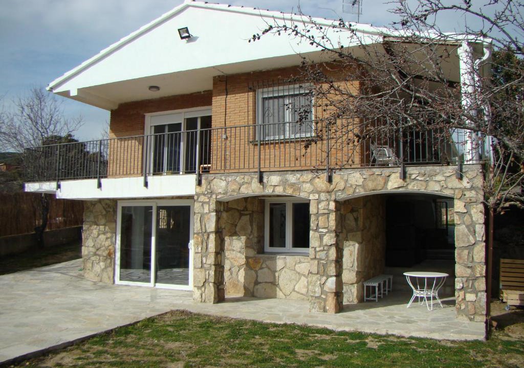 El Tiemblo House | Chalet con piscina y BBQ para 10 personas