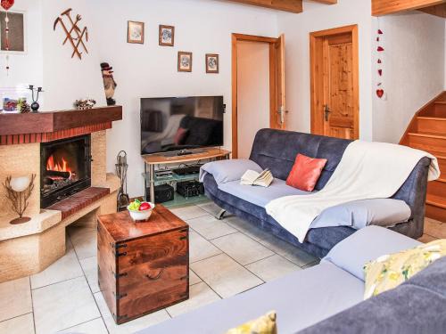 Chamoson Ski Chalet | Chalet Escapade by Interhome