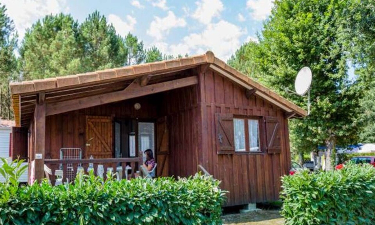 Sainte-Eulalie-en-Born Ski Chalet | Chalet for 6 people with terrace
