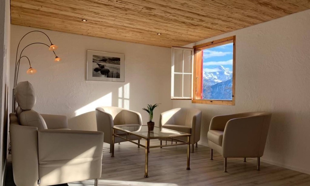 Sundlauenen House | Chalet Felsli by Interhome