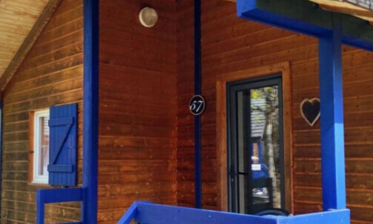 Challes-les-Eaux Ski Chalet | Chalet for 2 with Terrace in Challes-les-Eaux