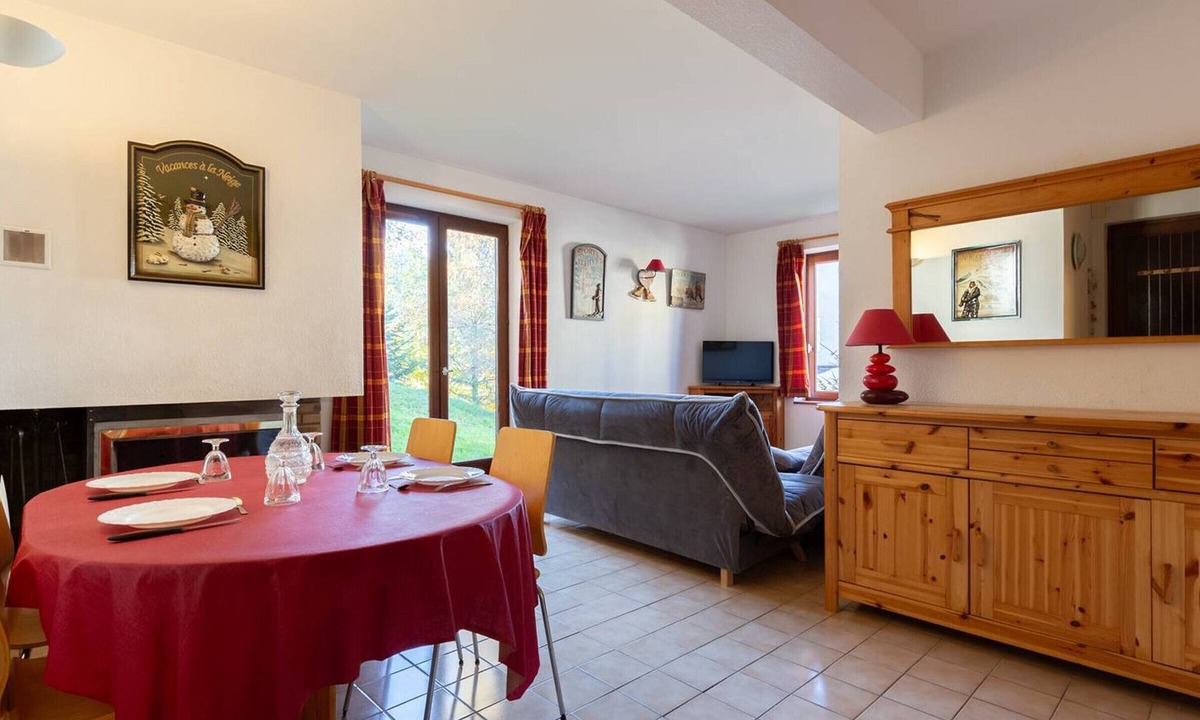 Loudervielle Ski Chalet | Chalet for 6 in Peyragudes with fireplace and BBQ