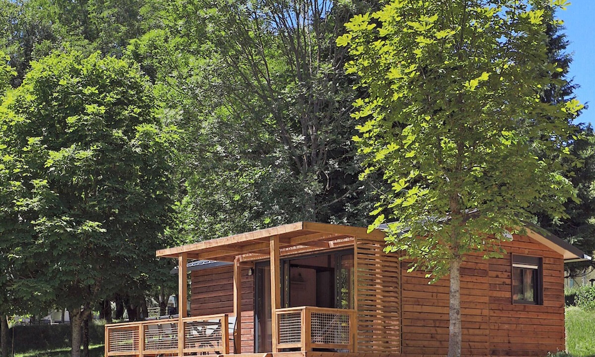 Lablachere Ski Chalet | Chalet for 6 with terrace in Lablachère