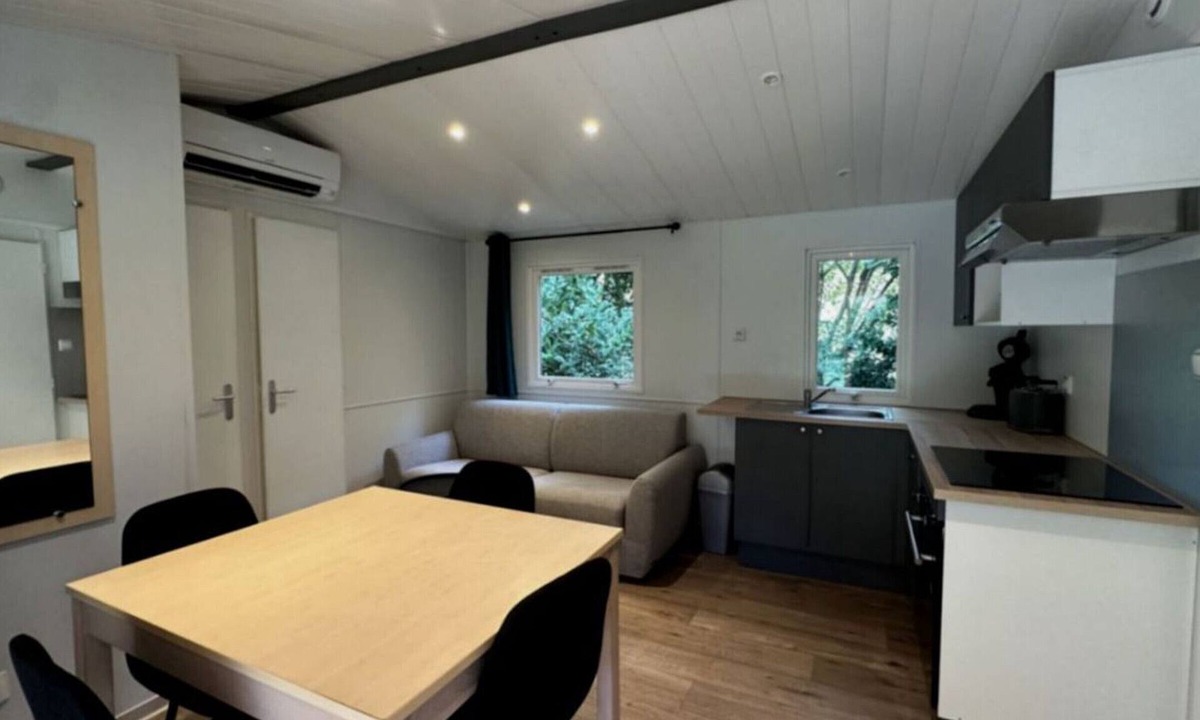 Saint-Vincent-de-Lamontjoie Ski Chalet | Chalet for 6 with Terrace and Equipped Kitchen