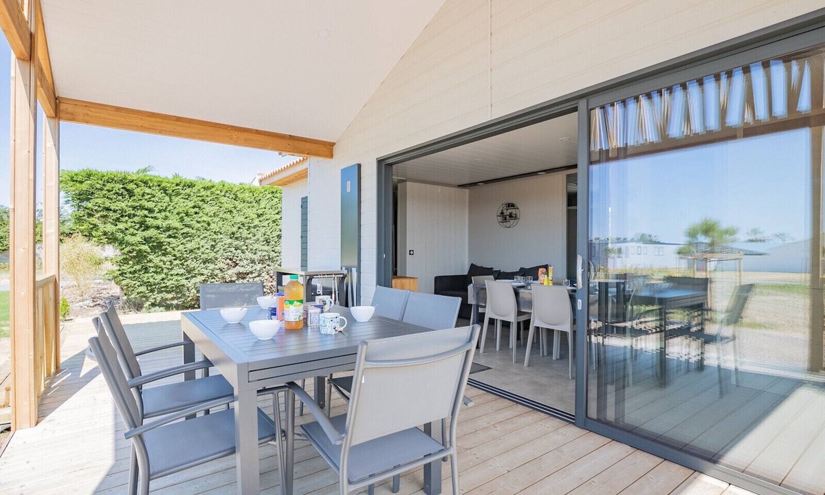 Bretignolles-sur-Mer Ski Chalet | Chalet for 6, holiday residence with swimming pool