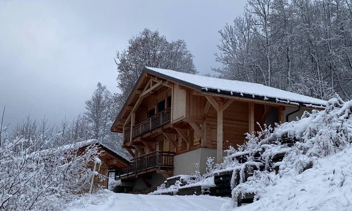 Saint-Nicolas-de-Veroce Ski Chalet | Chalet Montblanc for 8 people