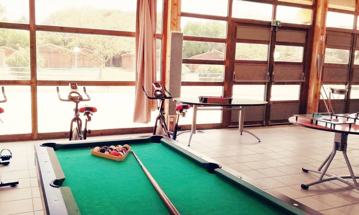 Vouneuil-sur-Vienne Ski Chalet | Chalet