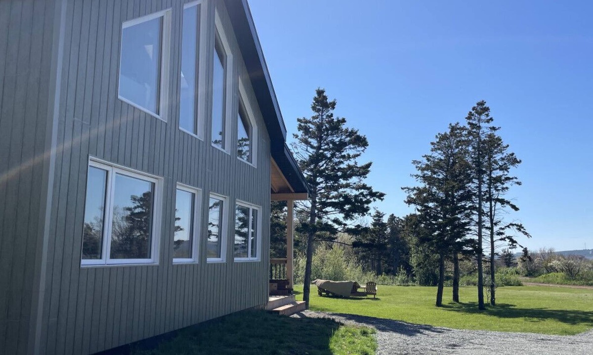 Cheticamp House | Chalet Gedouque, a tranquille retreat located on the Cabot Trail with waterfront views