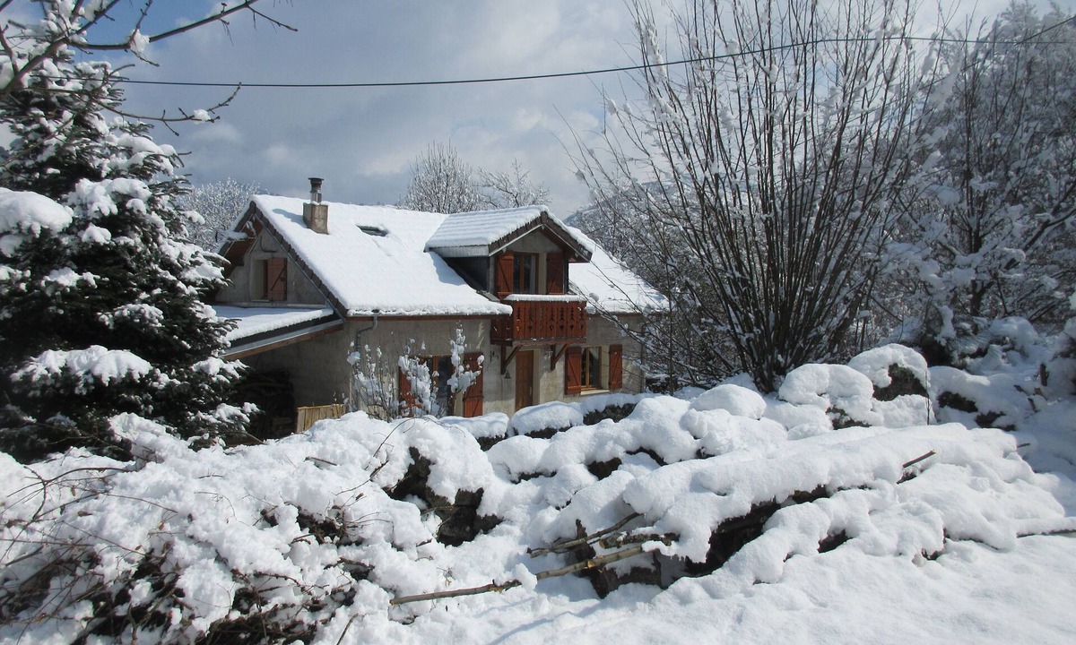 Ax-les-Thermes Ski Chalet | Chalet/Gite "Les Althéas" in a quiet location, mountain view, on the edge of a forest