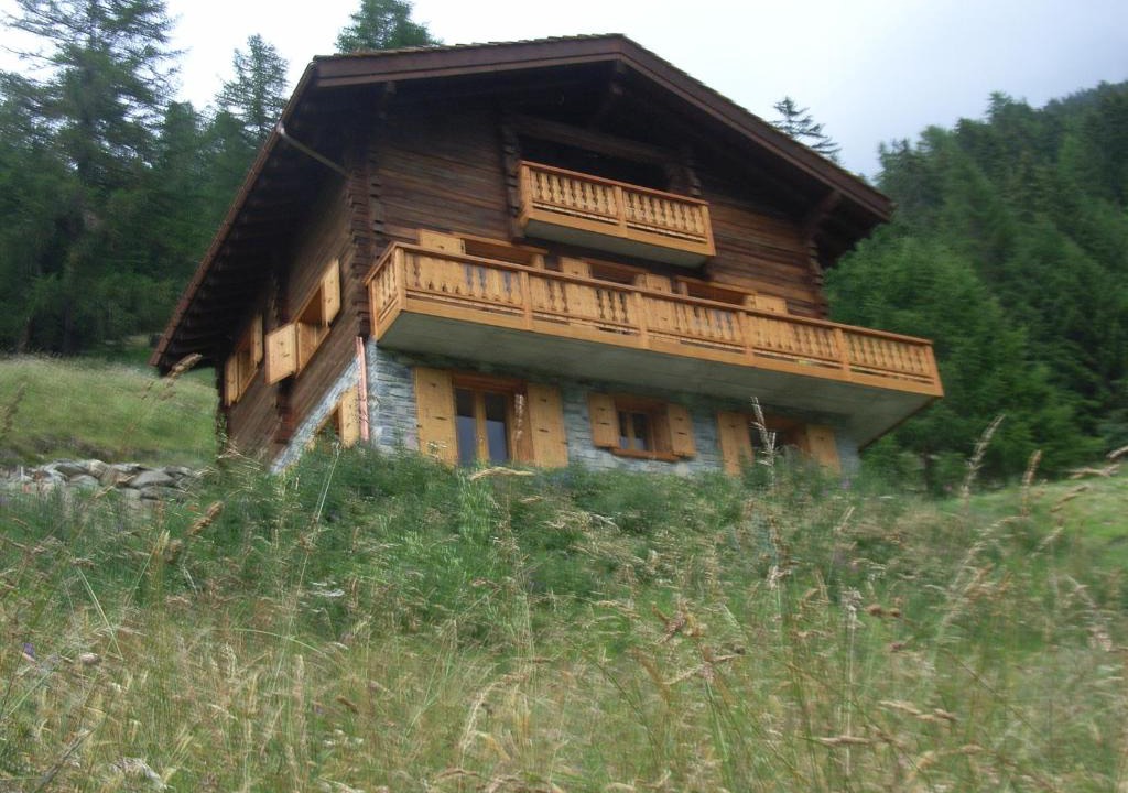 Ayer Ski Chalet | Chalet Grouse