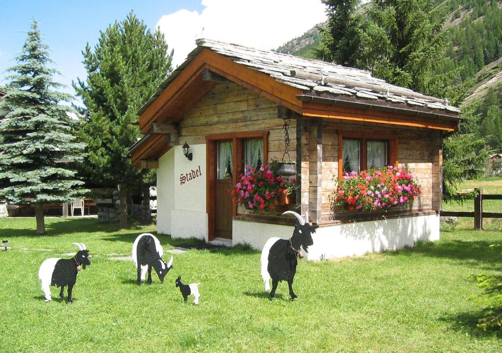Saas Grund Ski Chalet | Chalet Häuschen Stadel by Interhome