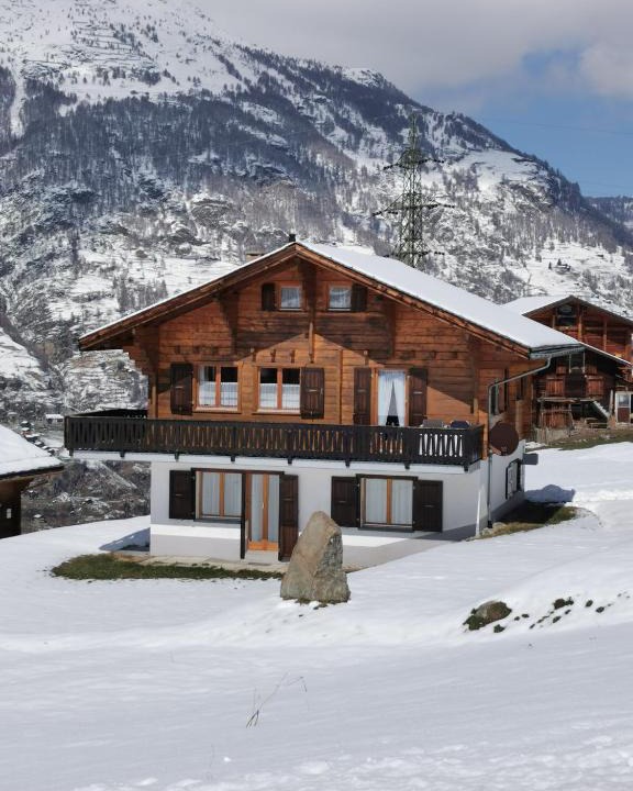 Graechen Ski Chalet | CHALET HÜTTLE - authentisch, ruhig, mitten im grün